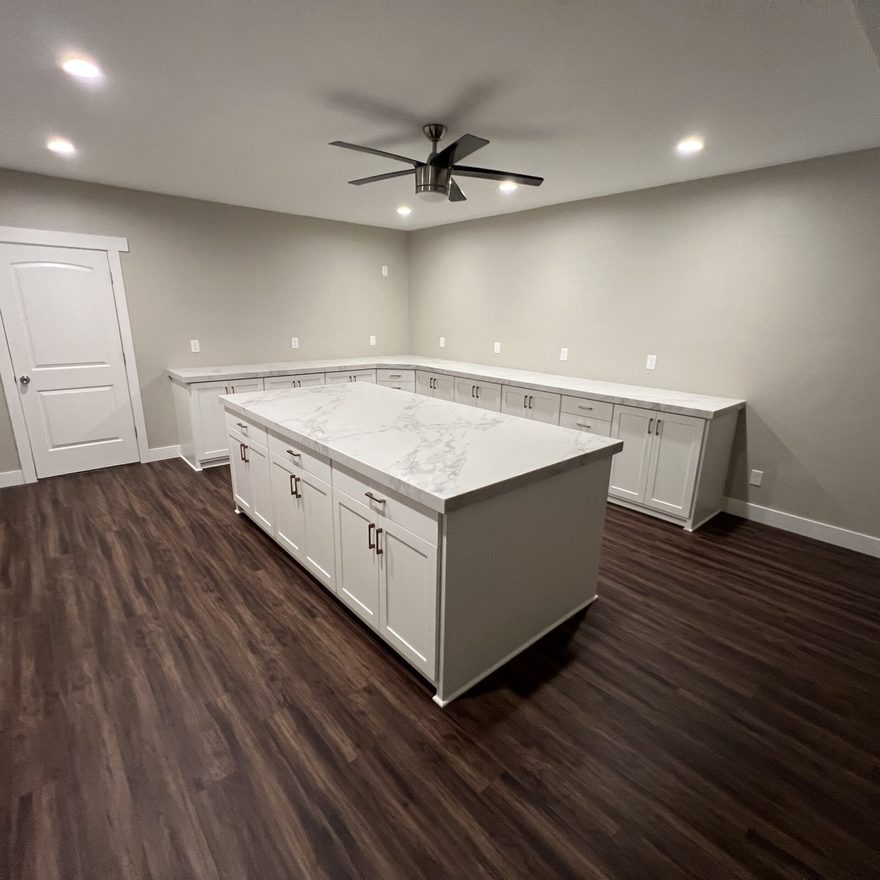 Basement kitchenette by Lynnwood Construction